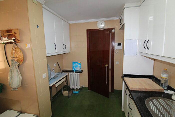 Casas en venta y pisos alquiler - 2