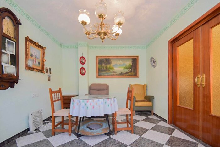 Casas en venta y pisos alquiler - 2