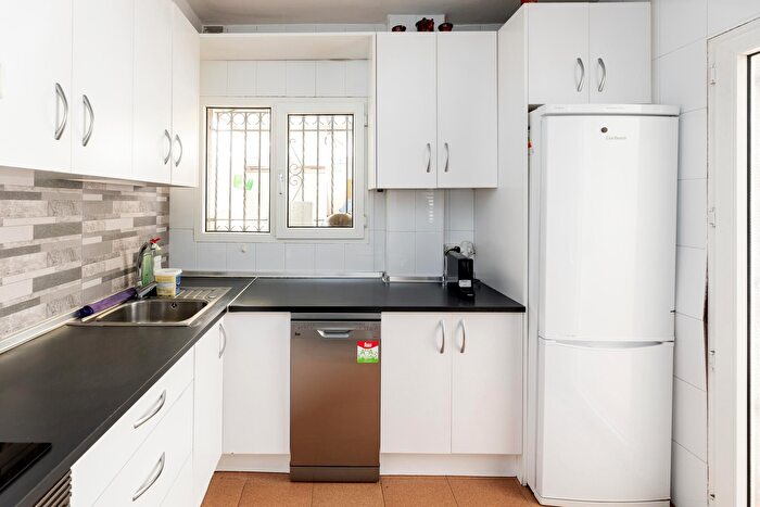 Casas en venta y pisos alquiler - 2
