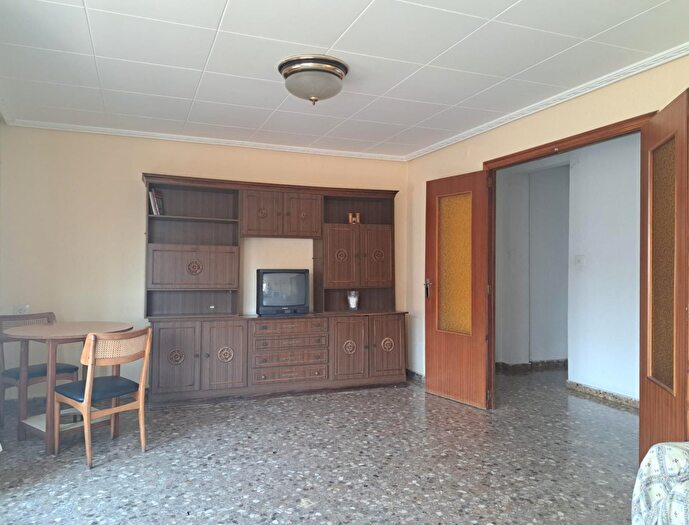 Casas en venta y pisos alquiler - 2