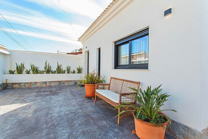 Casa en venta en Zona Carrefour Urbanizaciones, Torrevieja de 2 habitaciones