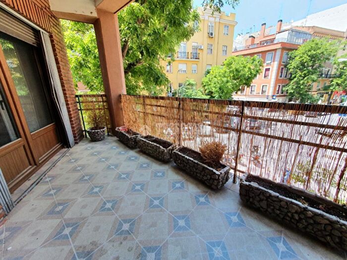 Casas en venta y pisos alquiler - 1