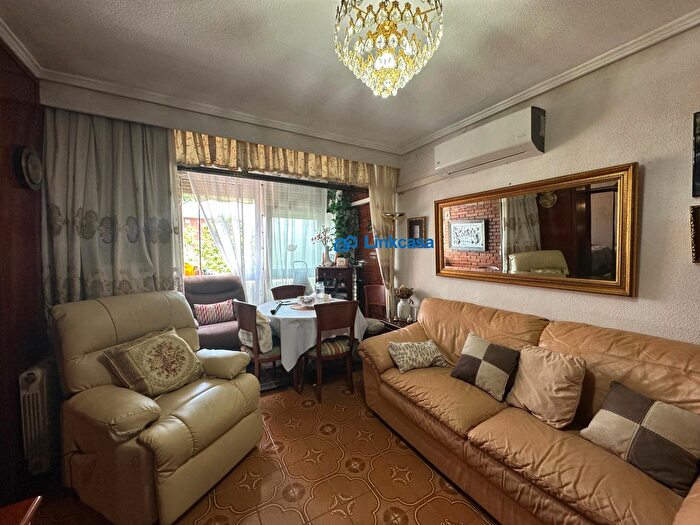 Casas en venta y pisos alquiler - 1