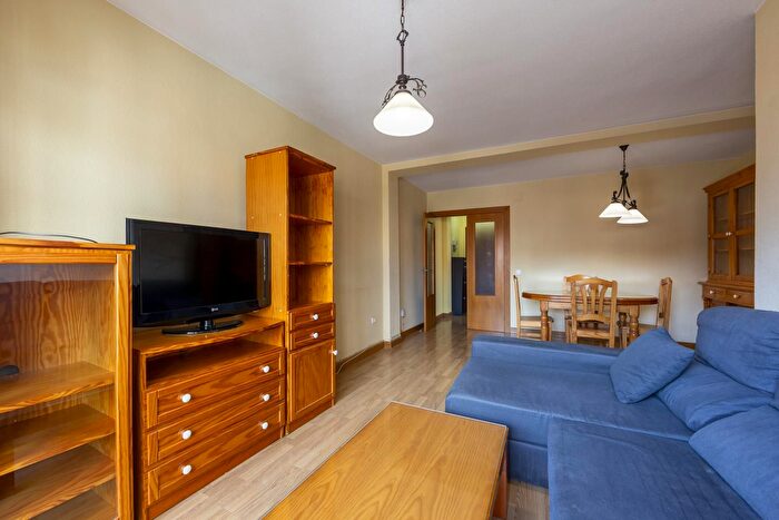 Casas en venta y pisos alquiler - 2