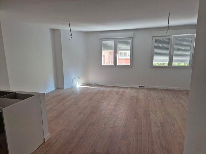 Casas en venta y pisos alquiler - 3
