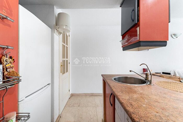 Casas en venta y pisos alquiler - 3