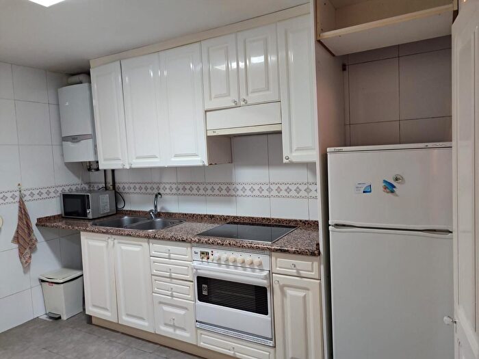 Casas en venta y pisos alquiler - 2