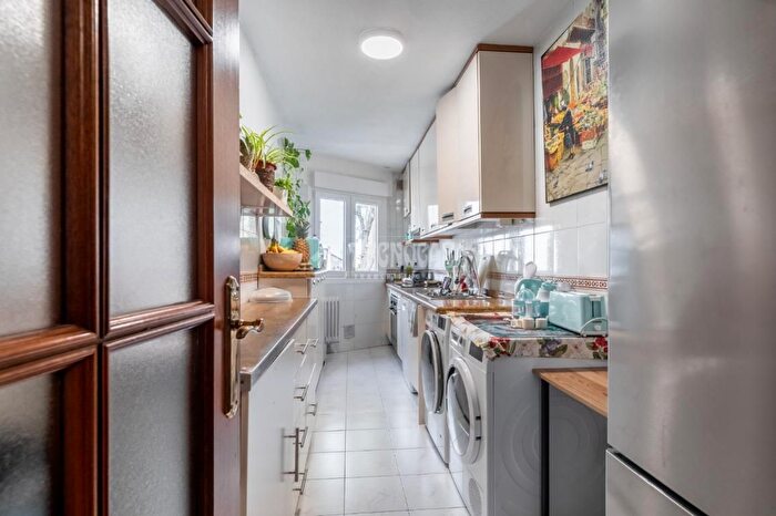 Casas en venta y pisos alquiler - 2