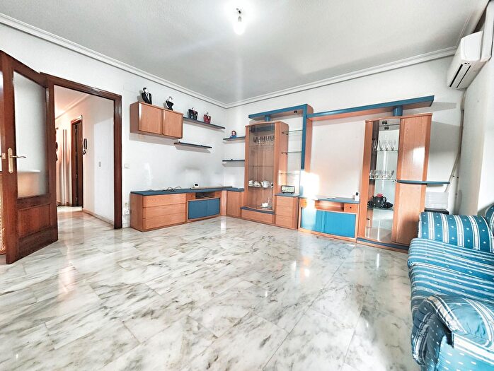 Casas en venta y pisos alquiler - 1