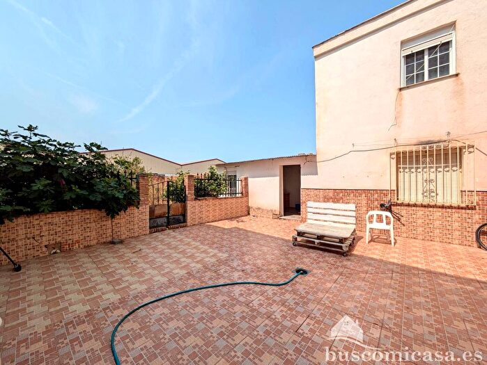 Casas en venta y pisos alquiler - 3
