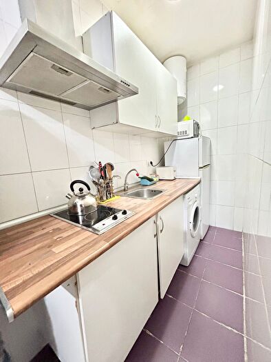 Casas en venta y pisos alquiler - 3