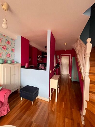 Casas en venta y pisos alquiler - 3