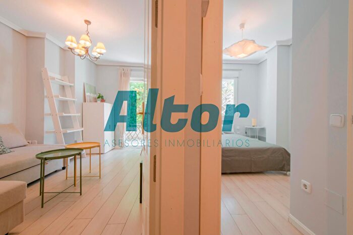Casas en venta y pisos alquiler - 2