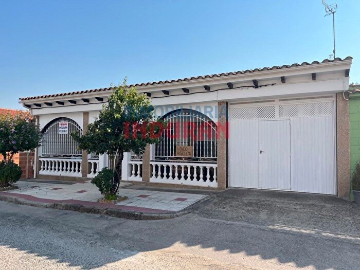 Casas en venta y pisos alquiler - 1