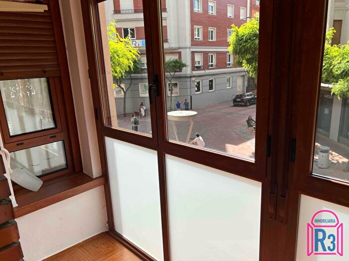 Casas en venta y pisos alquiler - 3