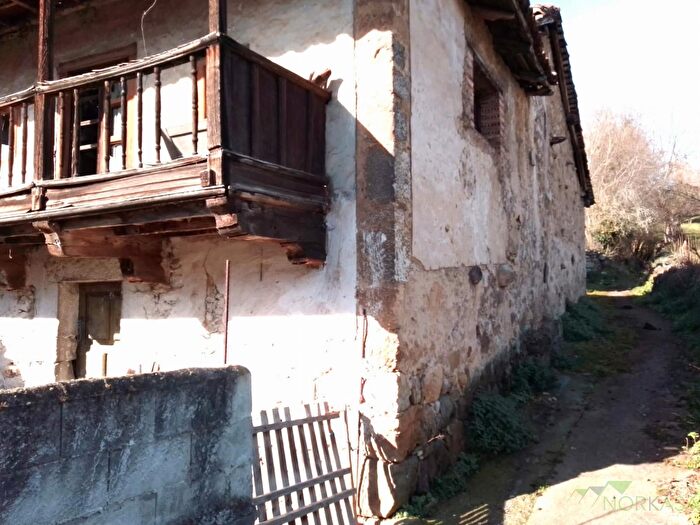 Casas en venta y pisos alquiler - 3