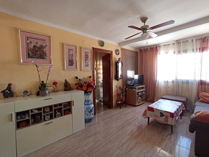 Casas en venta y pisos alquiler - 1