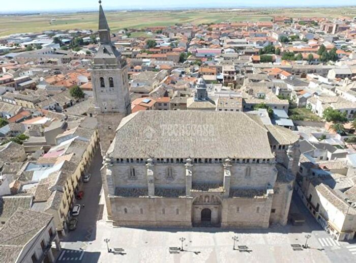 Casas en venta y pisos alquiler - 1