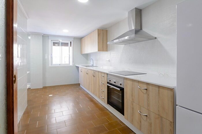 Casas en venta y pisos alquiler - 1