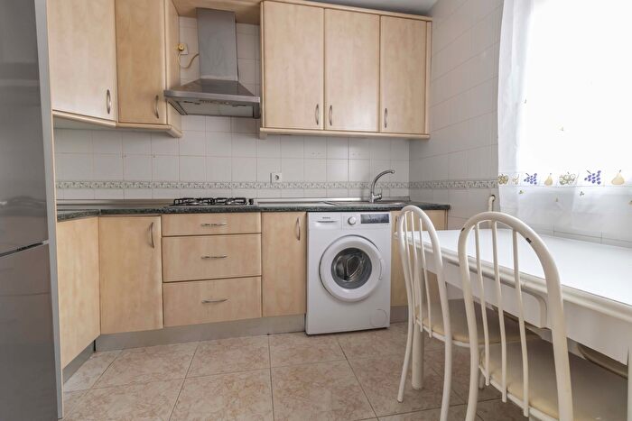 Casas en venta y pisos alquiler - 2