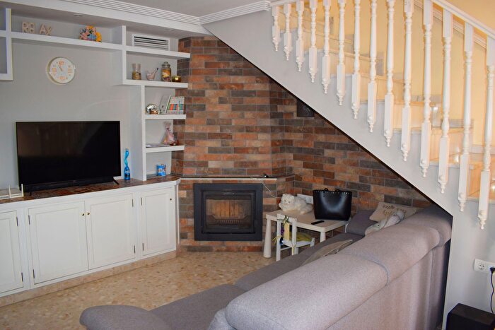 Casas en venta y pisos alquiler - 3