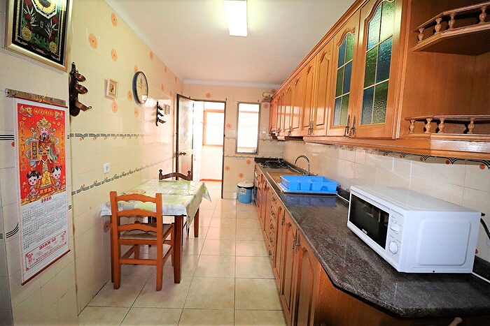 Casas en venta y pisos alquiler - 3