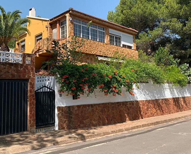 Casa en venta en Algar de Palància, Valencia de 6 habitaciones
