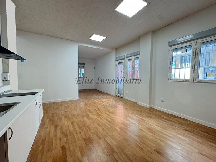 Casas en venta y pisos alquiler - 1