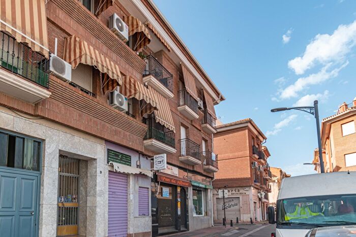 Casas en venta y pisos alquiler - 3