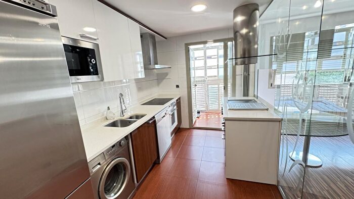 Casas en venta y pisos alquiler - 3