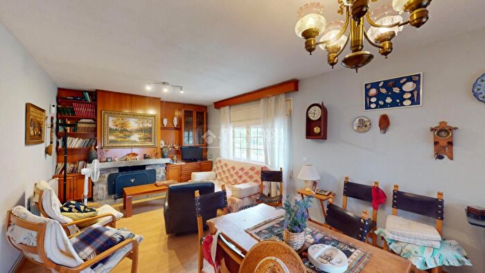 Casas en venta y pisos alquiler - 1