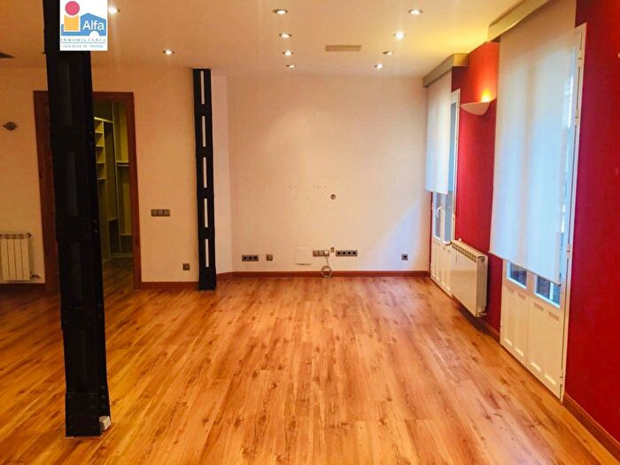Casas en venta y pisos alquiler - 1
