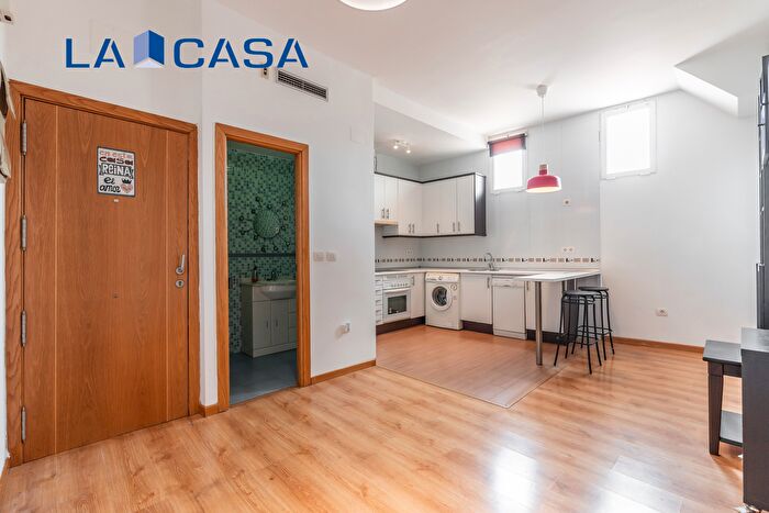 Casas en venta y pisos alquiler - 1