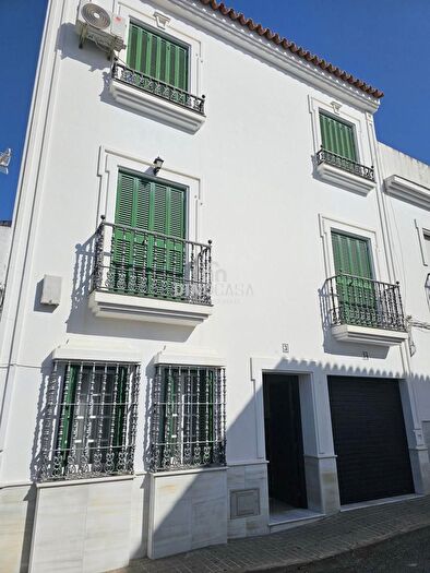 Casas en venta y pisos alquiler - 1