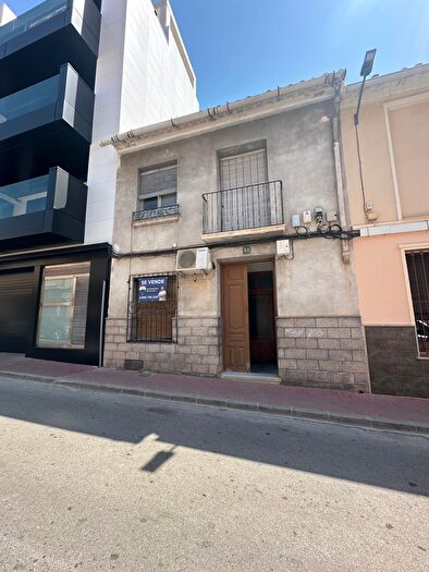 Casas en venta y pisos alquiler - 1