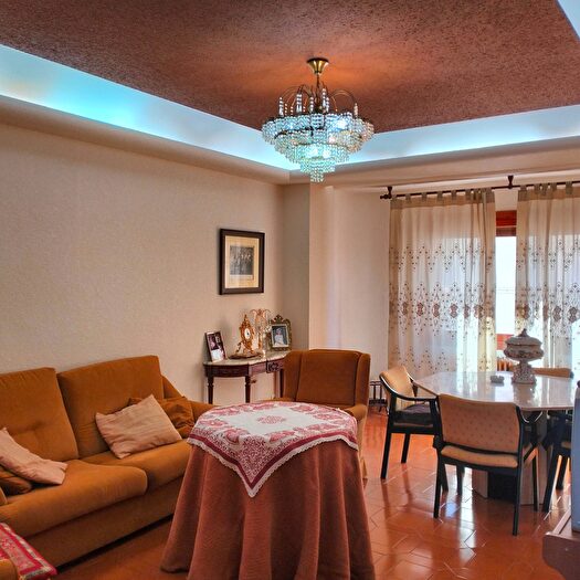 Casas en venta y pisos alquiler - 1