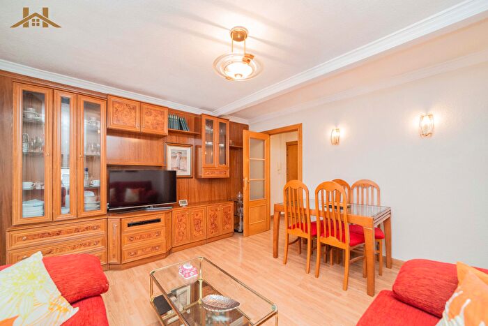 Casas en venta y pisos alquiler - 2