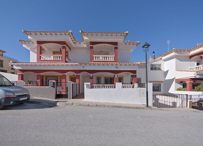 Casa en venta en Freila, Granada de 5 habitaciones