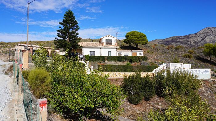 Casa en venta en Los Guájares, Granada de 3 habitaciones