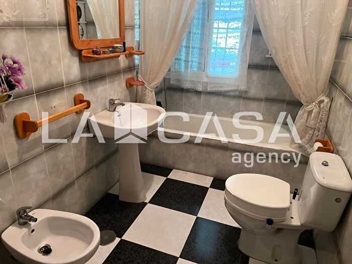 Casas en venta y pisos alquiler - 2