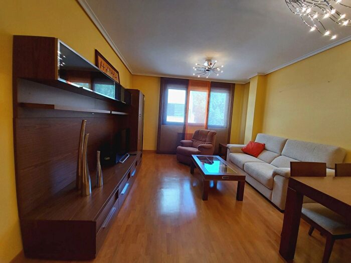 Casas en venta y pisos alquiler - 1