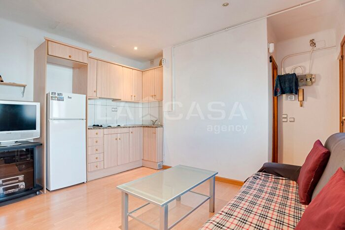Casas en venta y pisos alquiler - 1