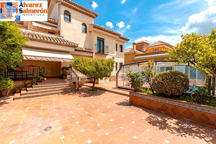 Casas en venta y pisos alquiler - 1