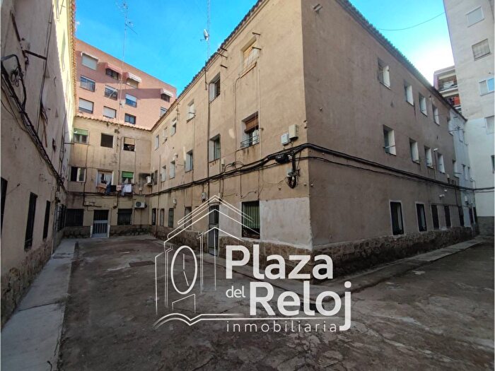 Casas en venta y pisos alquiler - 1
