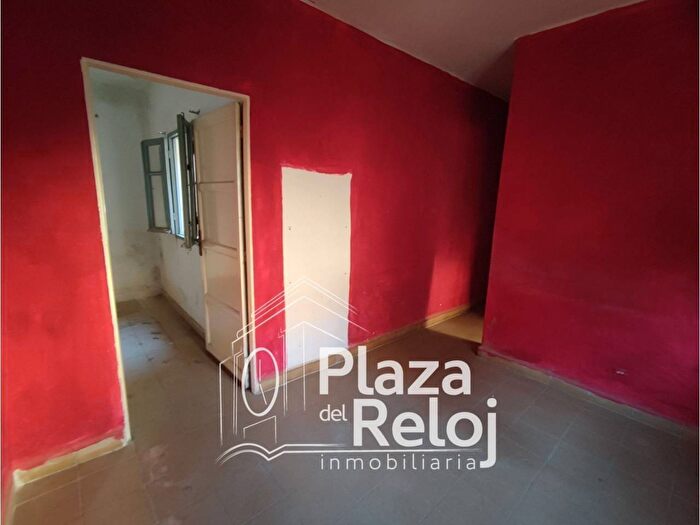 Casas en venta y pisos alquiler - 3
