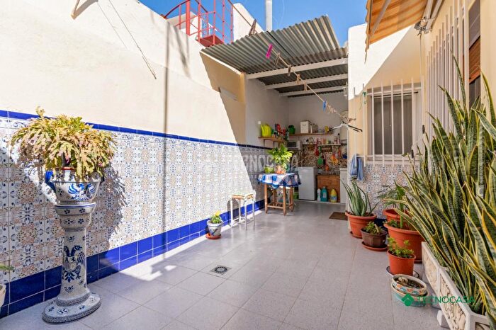 Casas en venta y pisos alquiler - 1