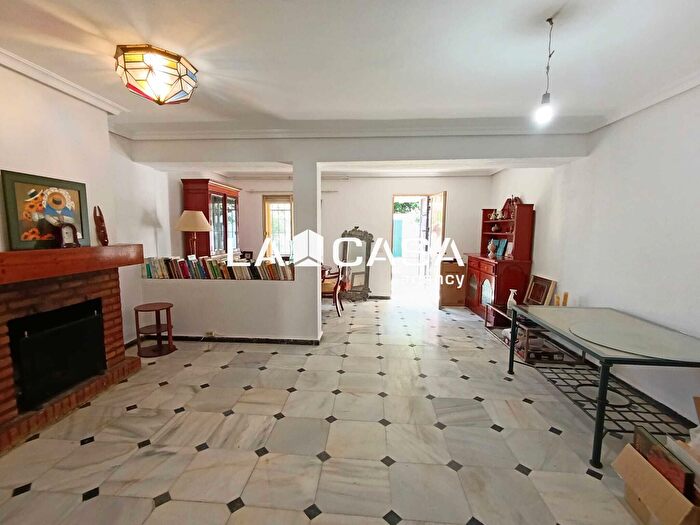 Casas en venta y pisos alquiler - 1