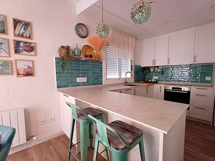 Casas en venta y pisos alquiler - 3