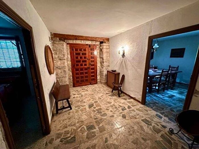 Casas en venta y pisos alquiler - 3