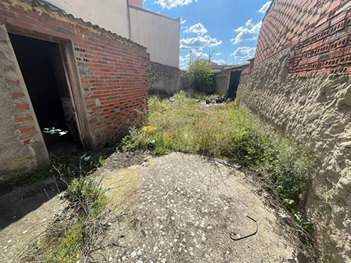 Casas en venta y pisos alquiler - 3